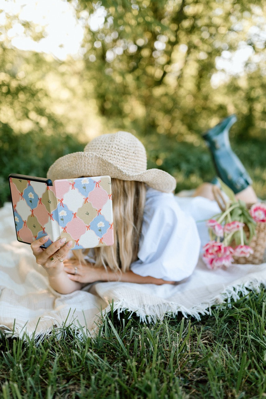 Patch of Daisies - Kindle Case