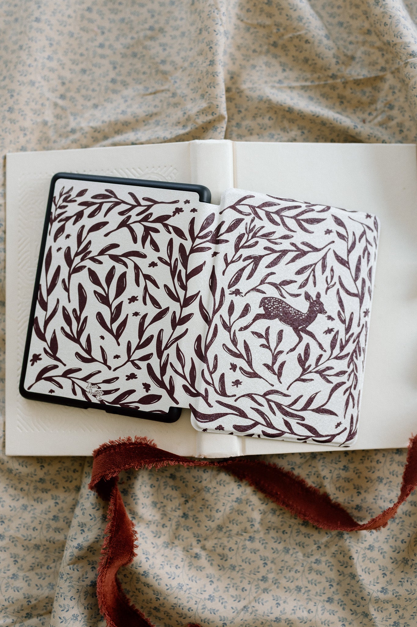 Folk & Fawn - Kindle Case