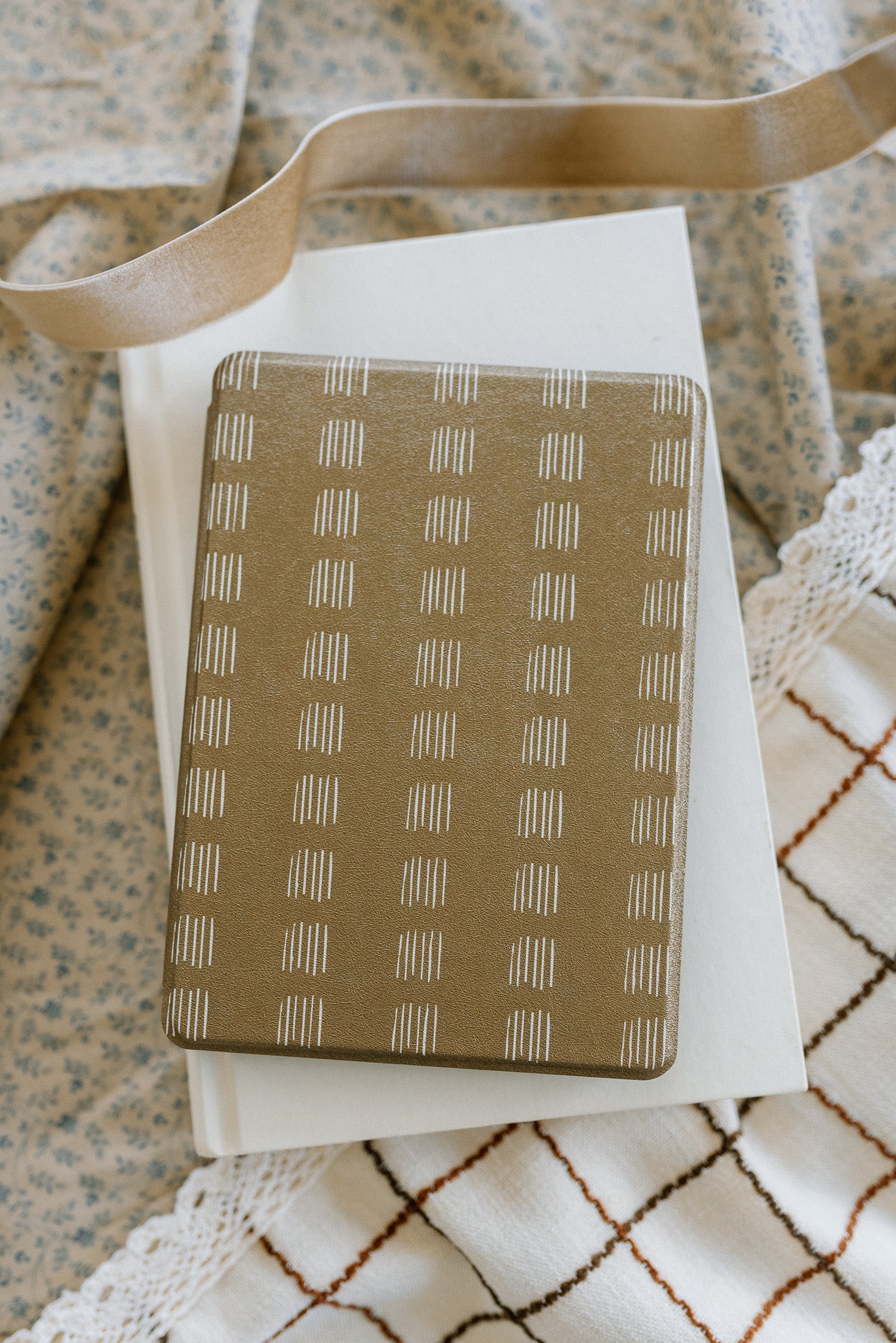 Pistachio Pages - Kindle Case