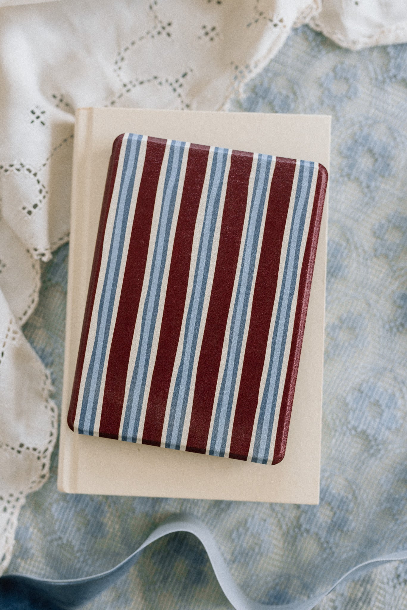 Plum Stripes - Kindle Case